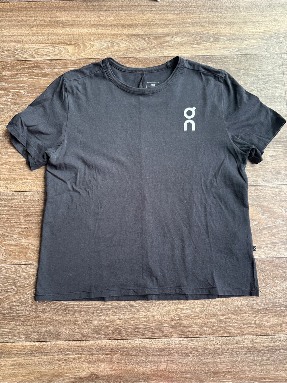 On Running Women’s Short Sleeve Crew Tee Black